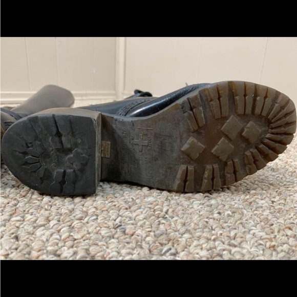 Some slight cracking on top of foot. Well loved. Vintage. Made in England. - Picture 4 of 4